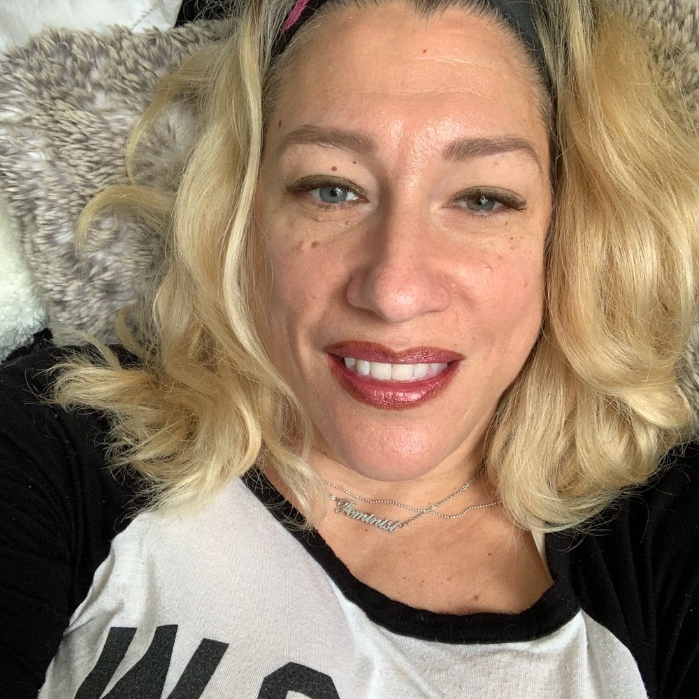 Meet your Posher, Dena